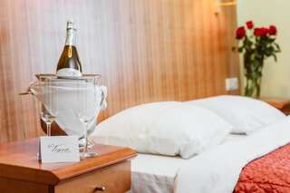 Отель Hotel Tigra Приекули Люкс с кроватью размера «king-size»-5