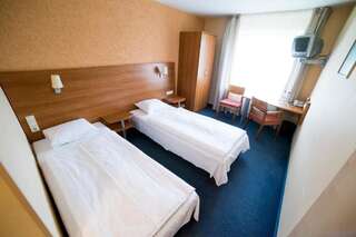 Отель Hotel Tigra Приекули Двухместный номер эконом-класса с 2 отдельными кроватями-1