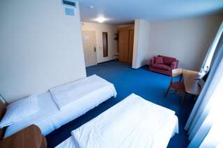 Отель Hotel Tigra Приекули Двухместный номер с 1 кроватью или 2 отдельными кроватями-2